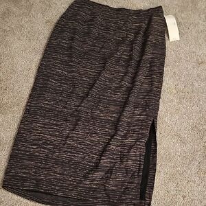 D🔹️🖤Elegant Black and Brown Striped Skirt